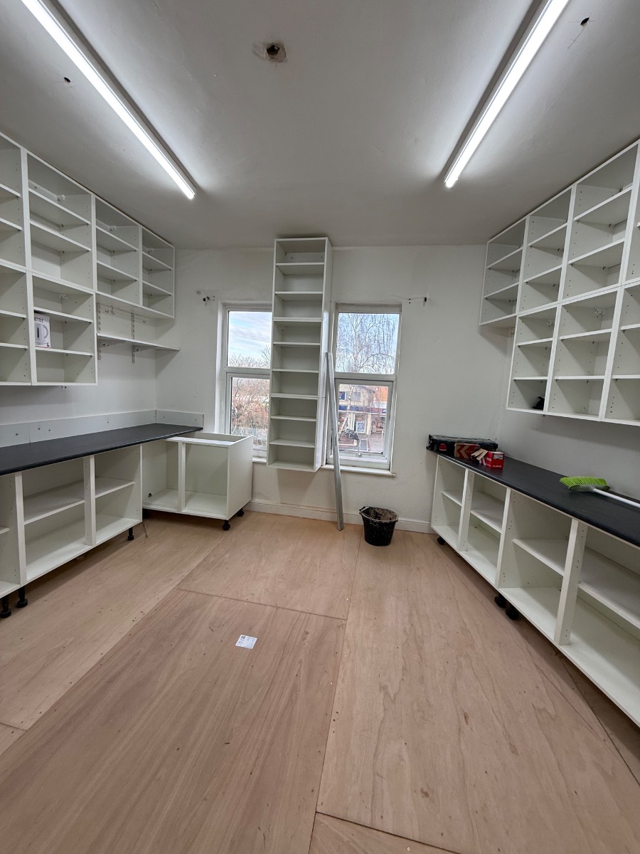 Kitchen Fitter: Image 1